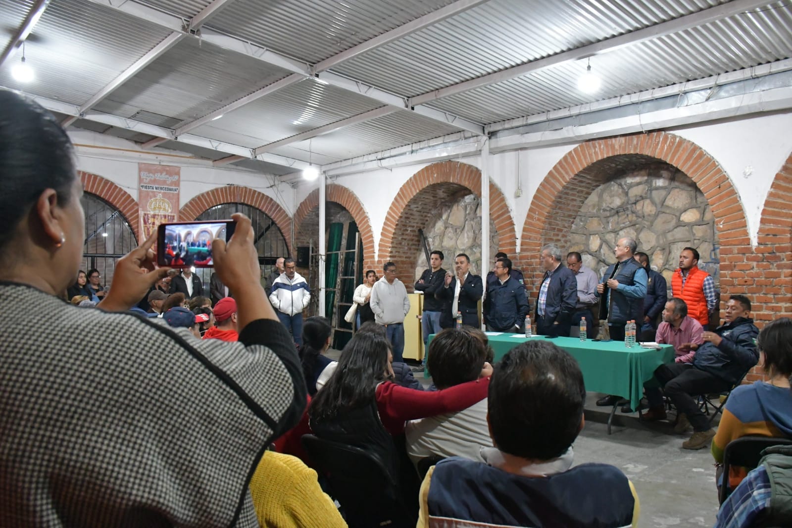 ALCALDE MDO SE REÚNE CON VECINOS DEL BARRIO DE LA MERCED. – H. Ayuntamiento de San Cristóbal de Las Casas