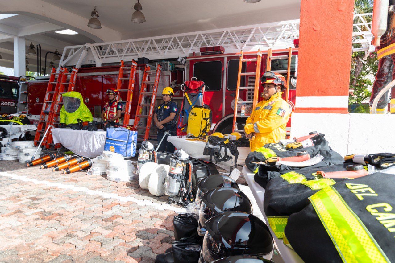 Solidaridad con el mejor equipo para bomberos en el estado – H. Ayuntamiento de Solidaridad
